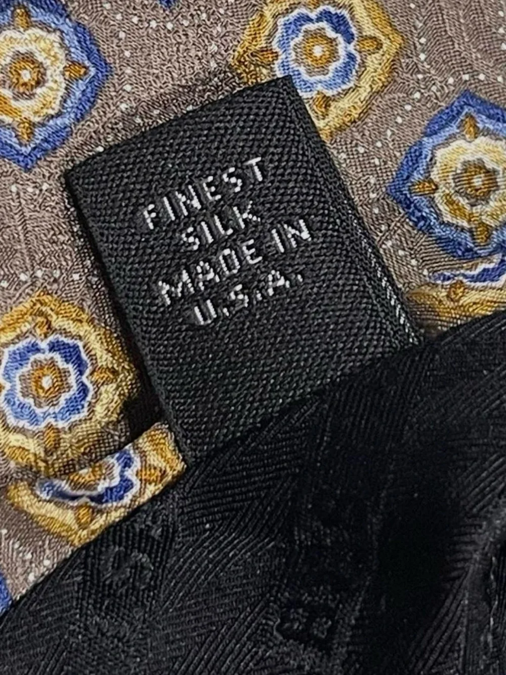 Robert Talbott SILK Tie Brown w/Blue & Gold Medallions  Paisley Print L58